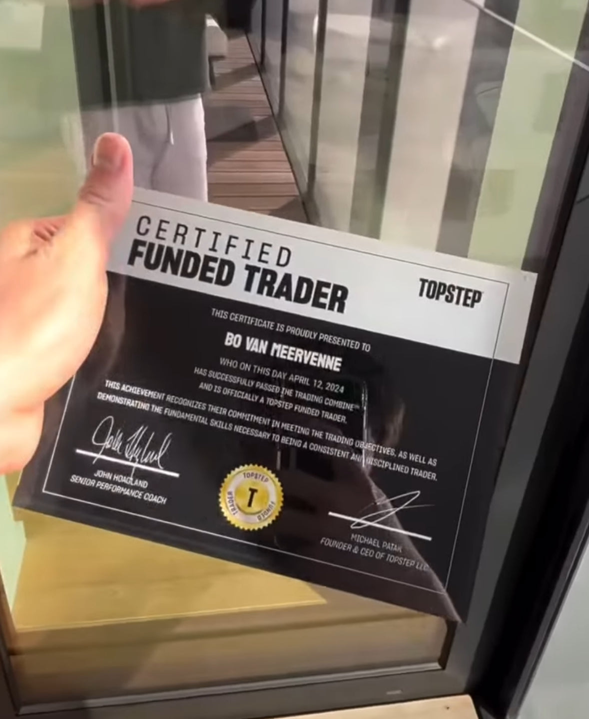 Key Success Factors, Risks, and Evolution of the Funded Trading Ecosystem for Young Retail Traders